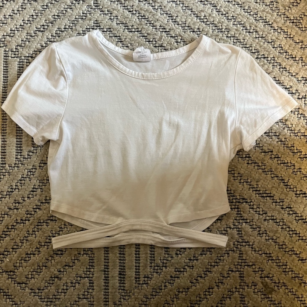 White cropped T-shirt